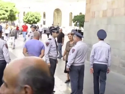 Քաղաքացուն բերման ենթարկեցին՝ Սուրեն Պապիկյանի հասցեին սպանության սպառնալիք հնչեցնելու կասկածանքով
