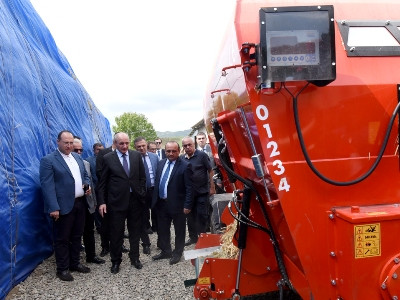 Բակո Սահակյանը Հադրութում մասնակցել է ծննդաբերական բաժանմունքի բացման արարողությանը