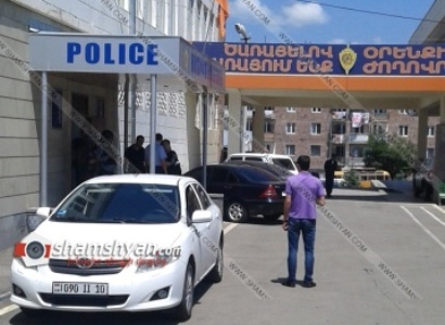 Վանաձորում 4 հոգի, որոնցից մեկը՝ դիմակավորված, կողոպտել է առեւտրականի՝ հափշտակելով 30 հազար դոլար