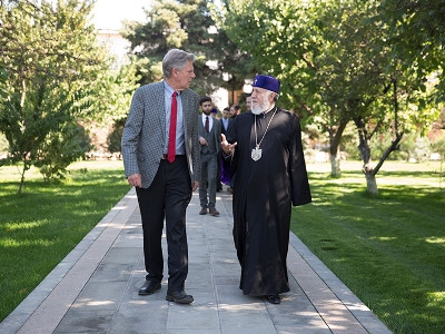 His Holiness Karekin II receives US Congressman Frank Pallone