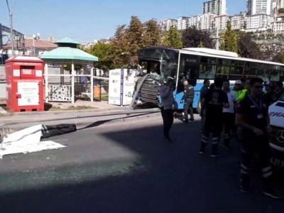 Անկարայում ավտոբուսը կորցրել է կառավարումը եւ մխրճվել կանգառում սպասող ուղեւորների մեջ