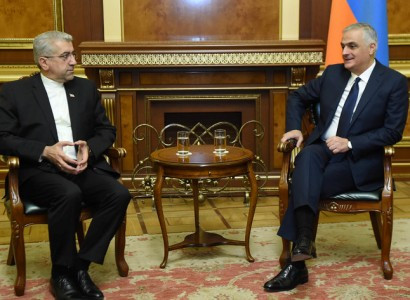 Armenia Deputy PM receives Iranian energy minister