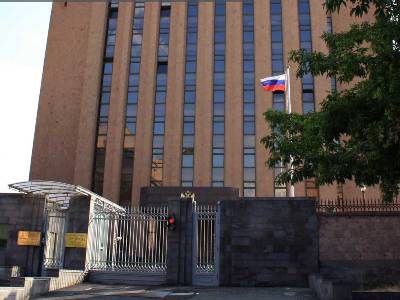 Action in support of Eurasian integration, Putin’s visit takes place in front of Russian Embassy