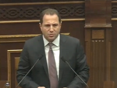 Armenian Defense Minister praises course of large-scale military drills