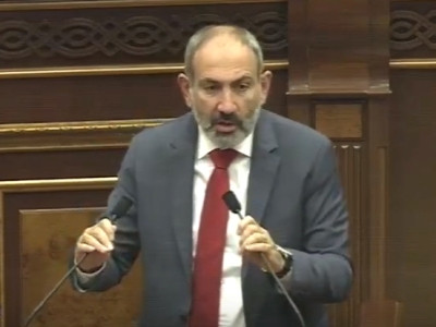 Armenia PM goes into detail about "selfie on the road"