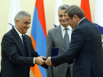 Դավիթ Անանյանը պարգեւատրվել է մեդալով. Այն հանձնել է Մհեր Գրիգորյանը