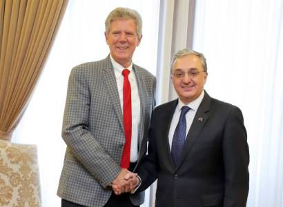 Armenian FM briefs Frank Pallone on latest developments in Artsakh conflict settlement