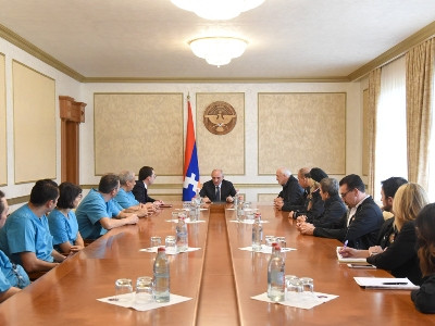 Karabakh President receives doctors from Chevy Chase organization