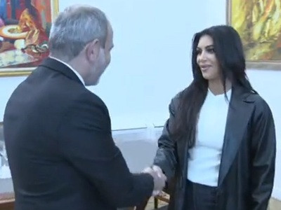 Armenia’s Pashinyan hosts Kim Kardashian
