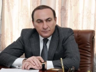 Շենգավիթի նախկին թաղապետը կասկածվում է ապրիլյանի ժամանակ մեքենաները Արցախ չուղարկելու, իր մտերիմներին նվիրելու մեջ