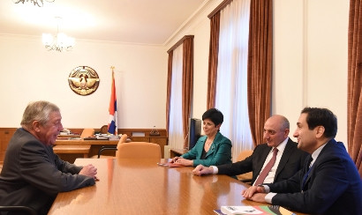 Artsakh President receives François Rochebloine