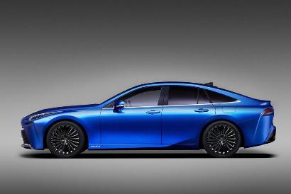 Toyota-ն ներկայացրել է Mirai ջրածնային սեդանի նախասերիական նախատիպը