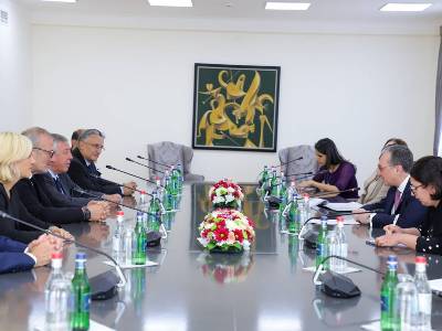 «Արցախն առաջին հերթին մարդիկ են». Զոհրաբ Մնացականյանն ընդունեց ֆրանսիական պատվիրակությանը
