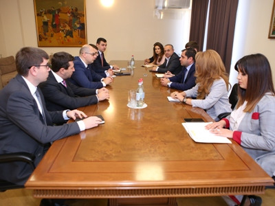 Պապիկյանը ՄԱԶ գործարանի պատվիրակության հետ քննարկել է ՀՀ-ում մեքենասարքավորումների արտադրություն հիմնելու մասին