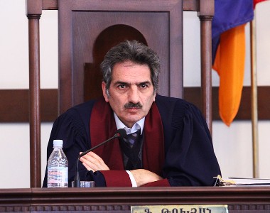 «Փաստ». Ինչո՞ւ է ՍԴ դատավոր Ֆելիքս Թոխյանը ազատվել ամբիոնի վարիչի պաշտոնից. Նա կհեռացվի նաեւ համալարանի՞ց