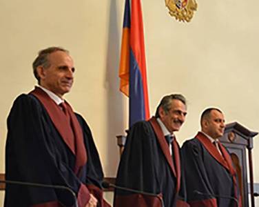 «Հրապարակ». Ինչպես են քվեարկել ՍԴ անդամները Հրայր Թովմասյանի հարցով քննարկմանը. Եղել է միայն մեկ դեմ