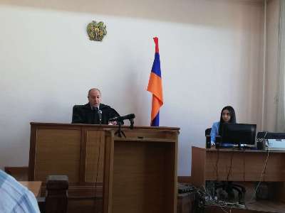 Արմեն Թավադյանի մասնակցությամբ տեղի ունեցած միջադեպի գործով նիստը հետաձգվեց (ֆոտո)