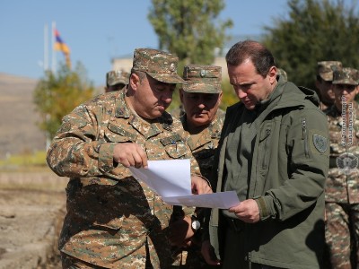 ՀՀ պաշտպանության նախարարը հետևել է խաղաղապահների վարժանքներին (ֆոտո)