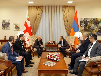 Armenia and Georgia FMs discuss regional security issues