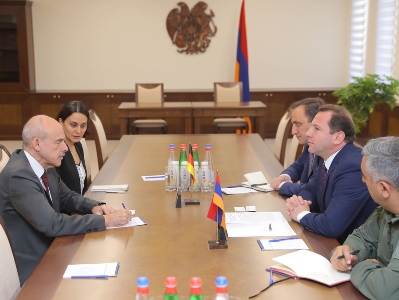 Պատրաստ եմ աջակցել հայ-գերմանական ռազմական համագործակցությանը. ԳԴՀ դեսպանը՝ Դավիթ Տոնոյանին