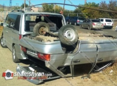 Խոշոր վթար Շիրակի մարզում. մեքենաներից մեկը գլխիվայր շրջվել է. կա 3 վիրավոր