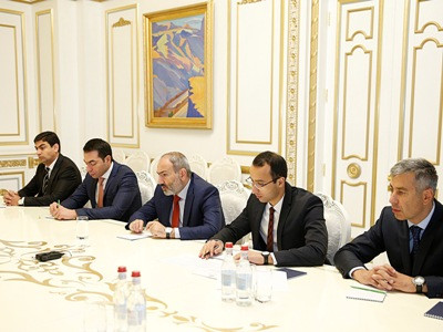 Armenia PM to “Soldier” NGO chair: Why haven’t you come at the time, sit in front of the government?