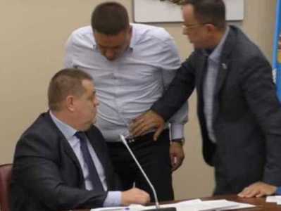 Ուլյանովսկում պատգամավորները քիչ մնաց կռվեին՝ փորձելով պարզել, թե ով է իրենցից ավելի հետերոսեքսուալ