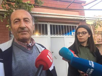 National security service staff visit father of Armenia's Constitutional Court head (PHOTO)