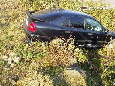 Ողբերգական վթար Տավուշում. Mitsubishi-ին բախվել երկաթե արգելապատնեշին եւ հայտնվել ձորակում. կա 1 զոհ, 1 վիրավոր (ֆոտո)