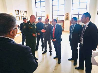 «Լուսավոր Հայաստանի» պատգամավորներն այցելել են ռուսական ռազմաբազա (ֆոտո)