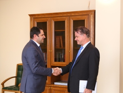 ԱԶԲ-ն կառավարության համար հուսալի և կայուն գործընկեր է․ Սուրեն Պապիկյան