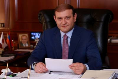 Տոնդ շնորհավո՛ր, իմ ջերմ ու բարի Երեւա՛ն ջան. Տարոն Մարգարյան