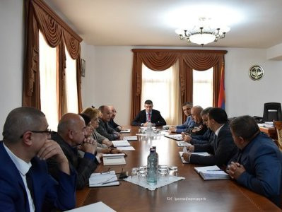 Artsakh State Minister holds extended meeting
