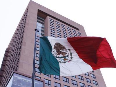 US ambassador says Trump is extremely concerned on Mexico's stability issue