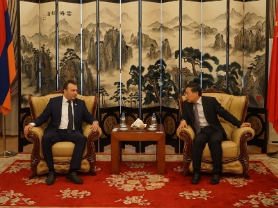 Armenia parliament vice-speaker, China ambassador discuss visa issuance