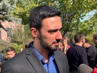 Դատարանը հեռացավ խորհրդակցական սենյակ․ Արամ Վարդեւանյանը՝ Նարեկ Մութաֆյանի կալանավորման բողոքարկման մասին