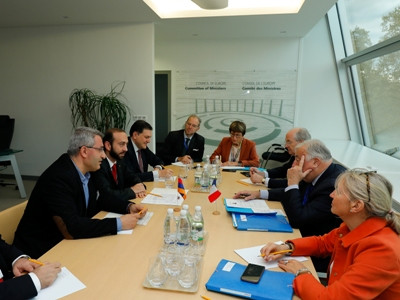 Armenian parliament speaker meets French Senate head