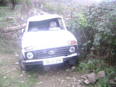 Արցախում ավտոմեքենան գլորվել է ձորը (ֆոտո)