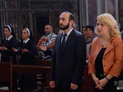 Armenian parliament speaker attends Sunday liturgy in Armenian church in Rome