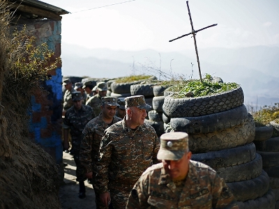 Armenian acting police chief visits military posts on Armenia-Azerbaijan border
