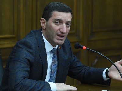 Եթե պատգամավորը գնում է իր աչքի համար հաճելի տեսարաններ վայելելու, դա ինչո՞վ է արդարացված. Գեւորգ Պետրոսյան