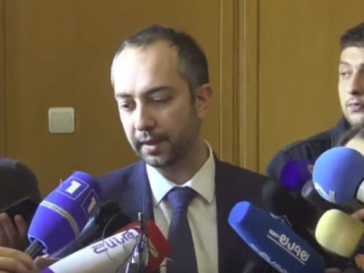 Մեքենան, որ սպասարկում էր վարչապետին, շատ հին էր եւ շարքից դուրս եկած. Էդուարդ Աղաջանյան
