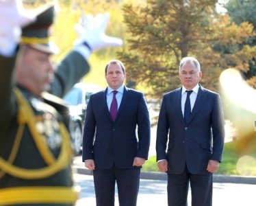 Newspaper: Shadowy side Russia defense minister’s Armenia visit, agreement was breached