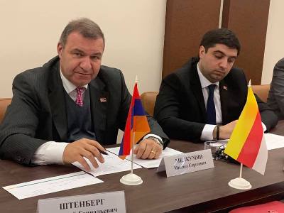 Armenia MPs visit Upper Lars, study situation at vehicle queues