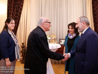 Վարչապետը տիկնոջ հետ ներկա է գտնվել ՀՀ ժողովրդական արտիստ Յուրի Դավթյանի հոբելյանական երեկոյին
