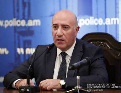 Armenia's acting police chief dismisses and appoints police officers