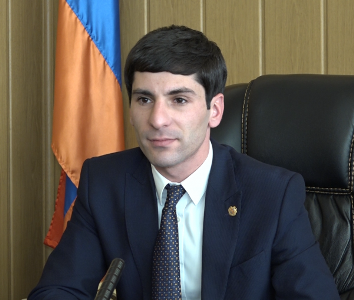 «Իրատես». Գարիկ Սարգսյանին հրահանգել են քիչ երեւալ ու քիչ խոսել. Բայց նրա առաջ կանաչ լույս են վառել