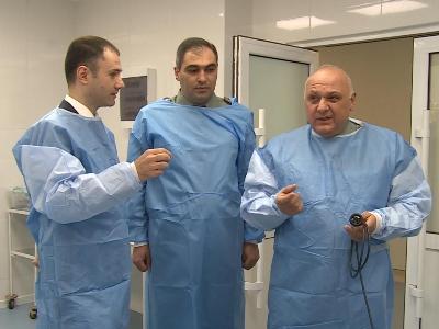 Բարերար Կարեն Վարդանյանը 48 մլն դրամի սարքավորումներ է նվիրել զինվորական հոսպիտալին