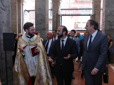 Armenian parliament’s speaker visits San Gregorio Armeno church in Naples