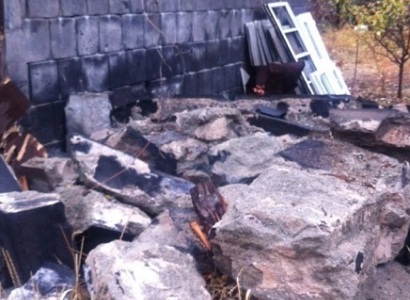 Գյումրիում  100-ամյա հուշարձան-շինություն է քանդվել. Փրկարարները սահմանազատել են տարածքը (ֆոտո)